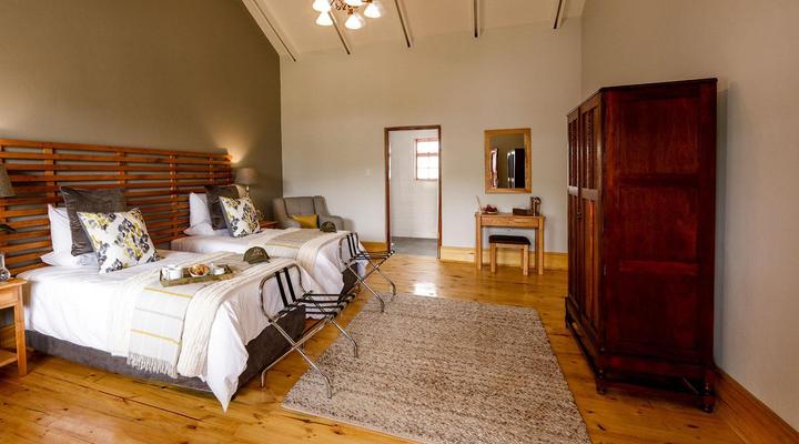 Royal Karoo Safari Lodge