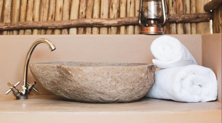 The Leadwood Safari Camp