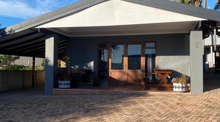 Dolphin Circle Bed and Breakfast