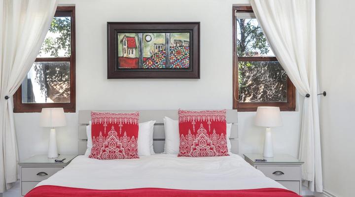 Sixteen Guesthouse on Main