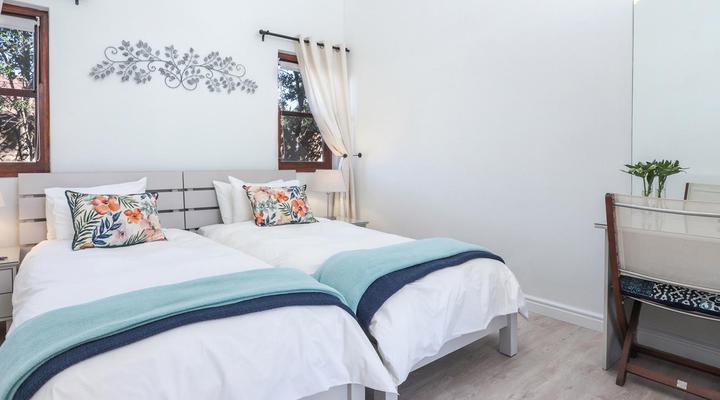 Sixteen Guesthouse on Main