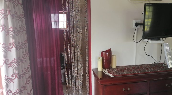 Aqua View Riverside Guest House