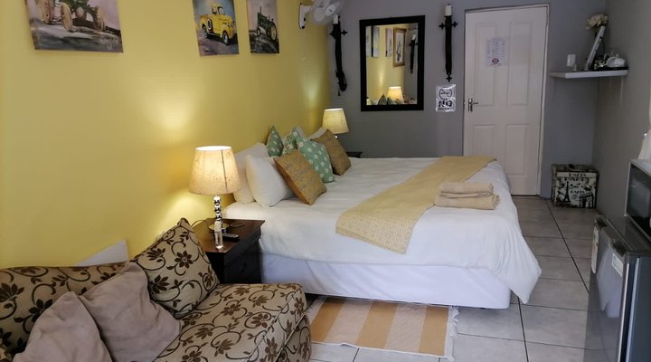 Aqua View Riverside Guest House