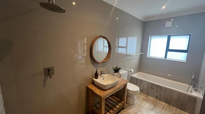 Oppi See Beach House