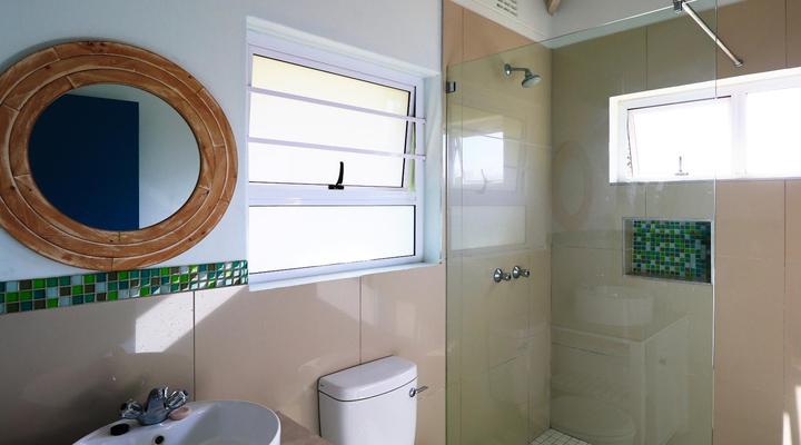 Buccaneers Beach Lodge