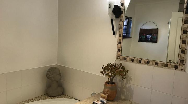 The Crown Guesthouse