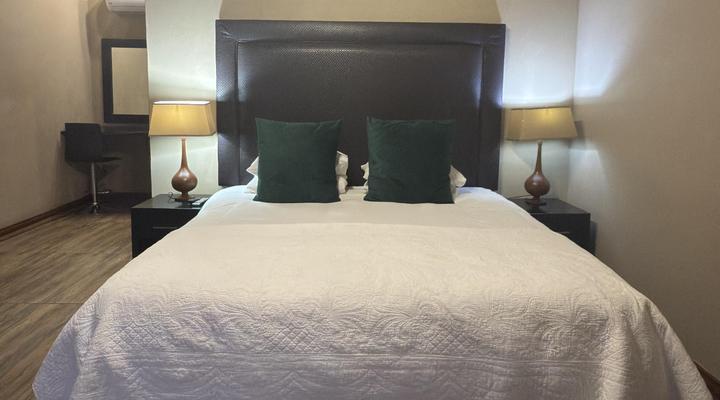 WhyNot Restaurant & Guest Lodge