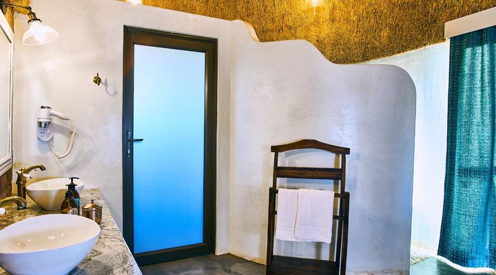 We Kebi Safari Lodge