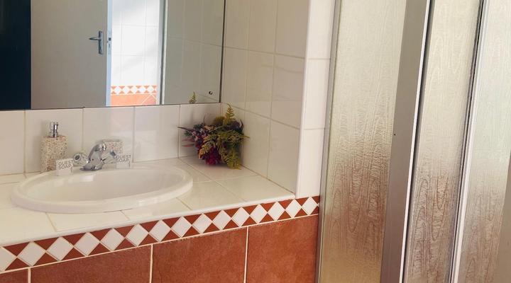 Royal Highness Lux Guesthouse