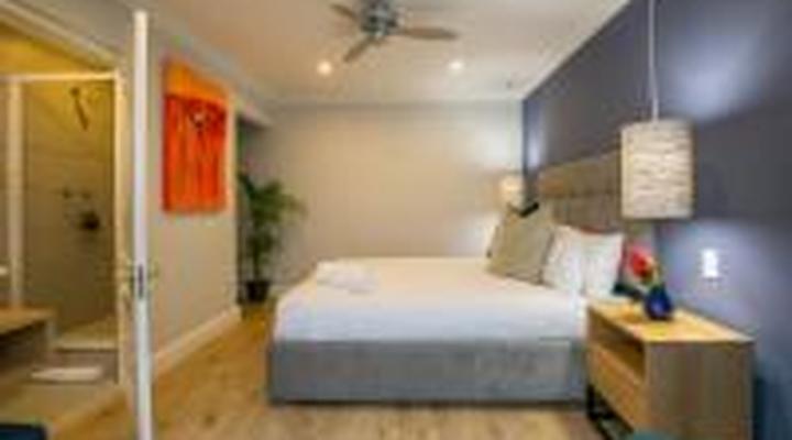 Hout & About Guest House