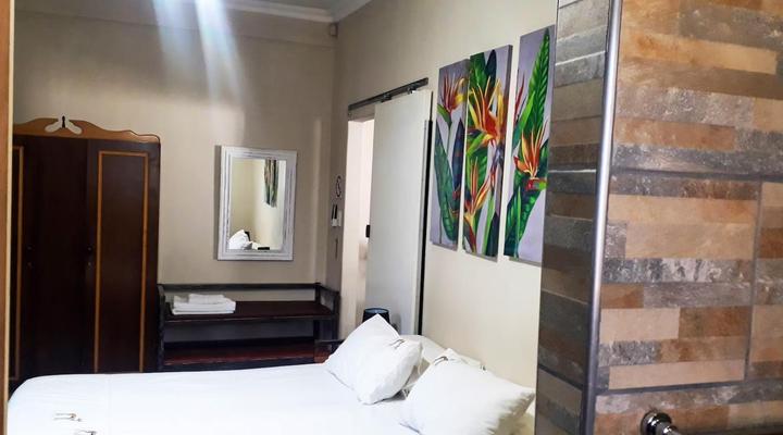 Bateleur Self Catering