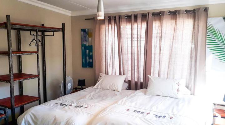 Bateleur Self Catering