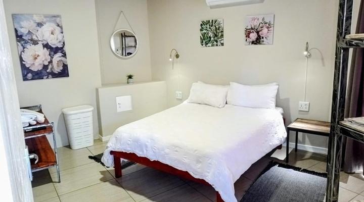 Bateleur Self Catering