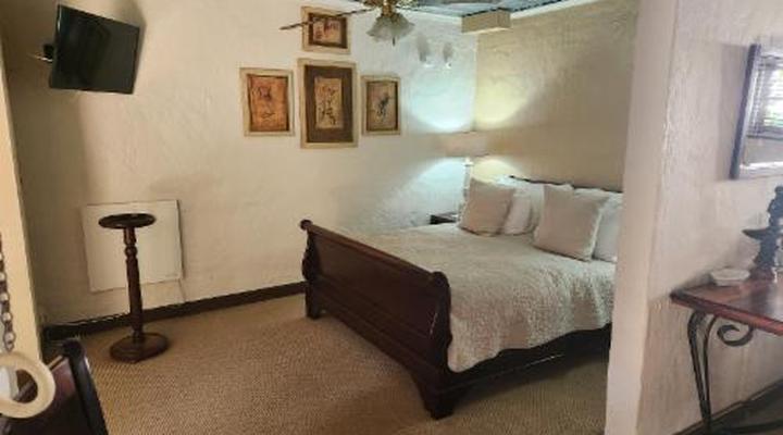 Cleopatra Mountain Farmhouse