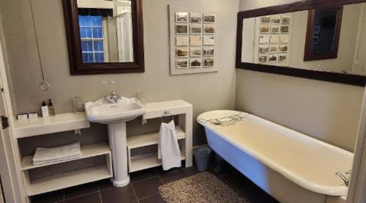 Cleopatra Mountain Farmhouse