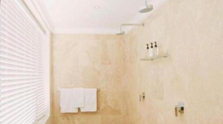 The Clarendon Bantry Bay