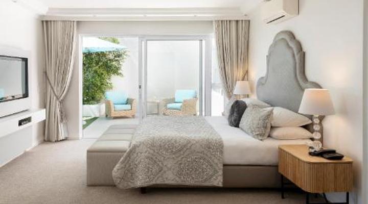 The Clarendon Bantry Bay