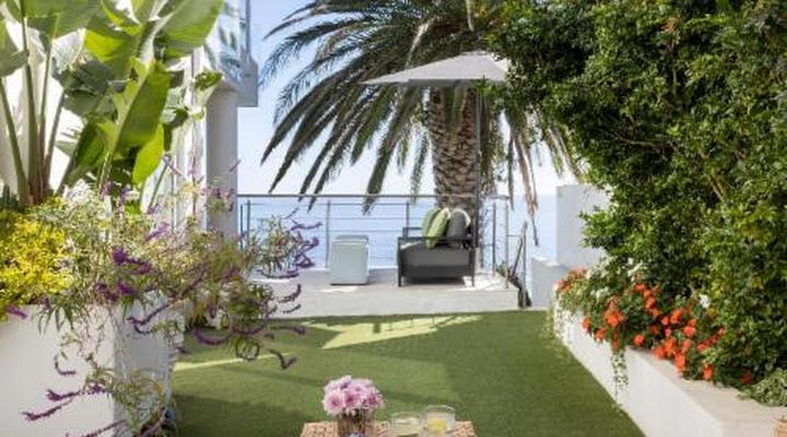 The Clarendon Bantry Bay