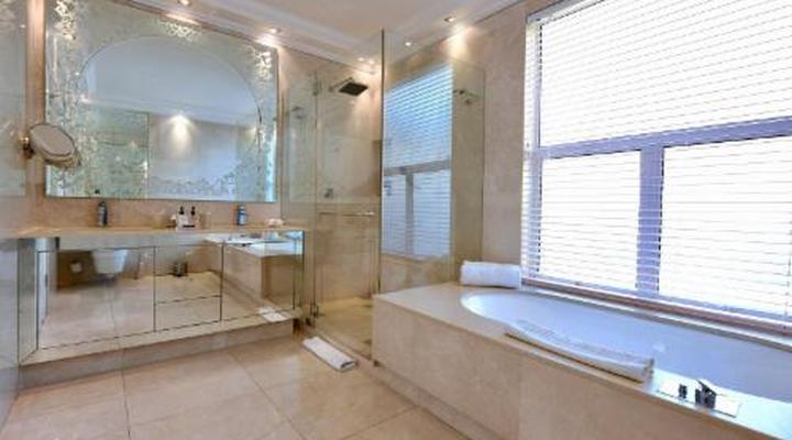 The Clarendon Bantry Bay