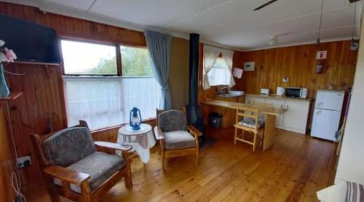 Eagle Falls Country Lodge & Adventures