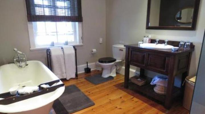 Broadlands Country House