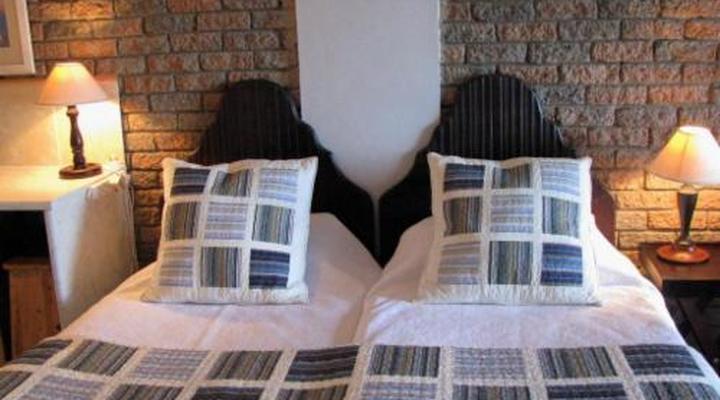 Amzee-bokmakierie Guest House