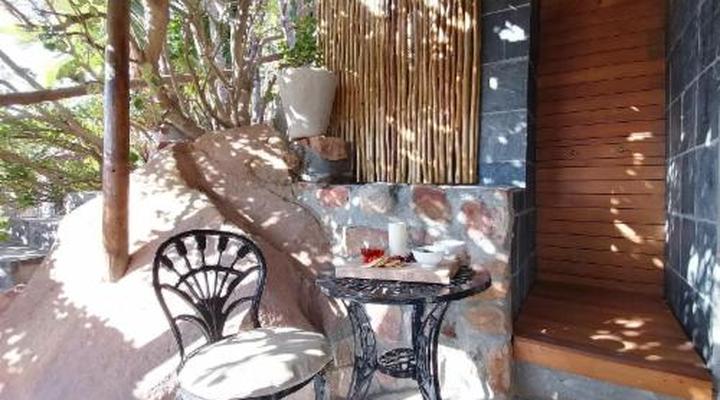 African Violet Guest Suites