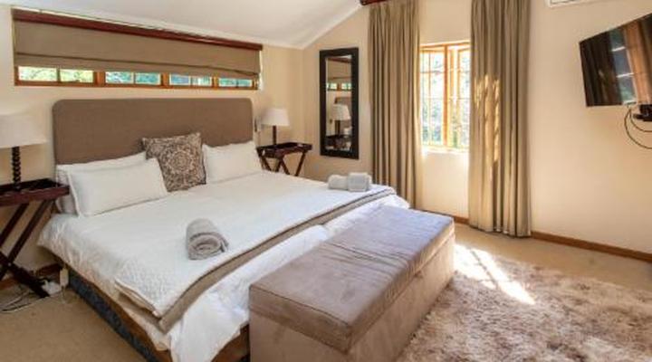 The Old Hatchery Mountain Retreat & Waterfall Restaurant & Pub