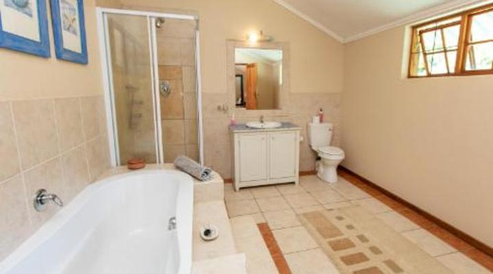 The Old Hatchery Mountain Retreat & Waterfall Restaurant & Pub