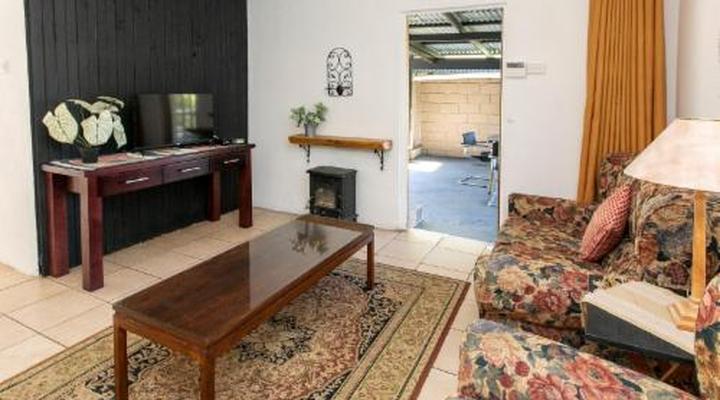 The Old Hatchery Mountain Retreat & Waterfall Restaurant & Pub