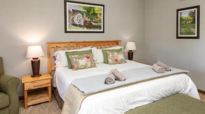 The Old Hatchery Mountain Retreat & Waterfall Restaurant & Pub