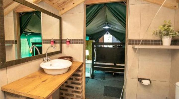 The Old Hatchery Mountain Retreat & Waterfall Restaurant & Pub