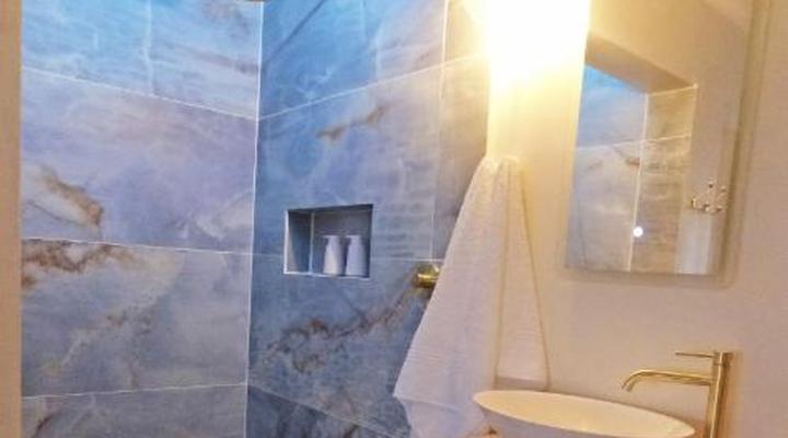 Dolphin Inn Guest House