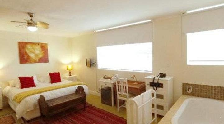 Dolphin Inn Guest House