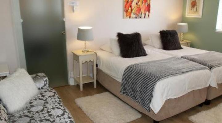 Dolphin Inn Guest House