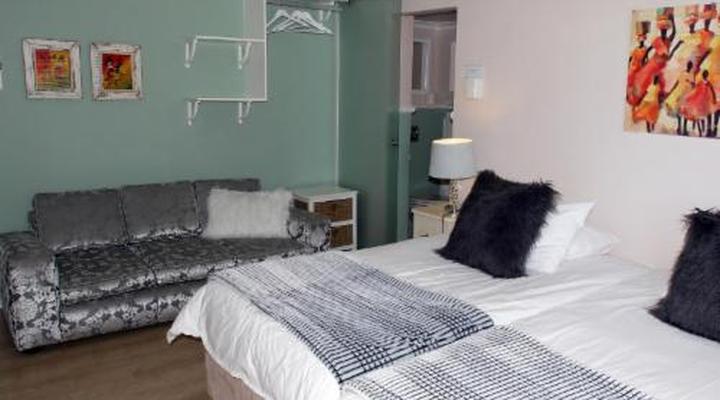 Dolphin Inn Guest House