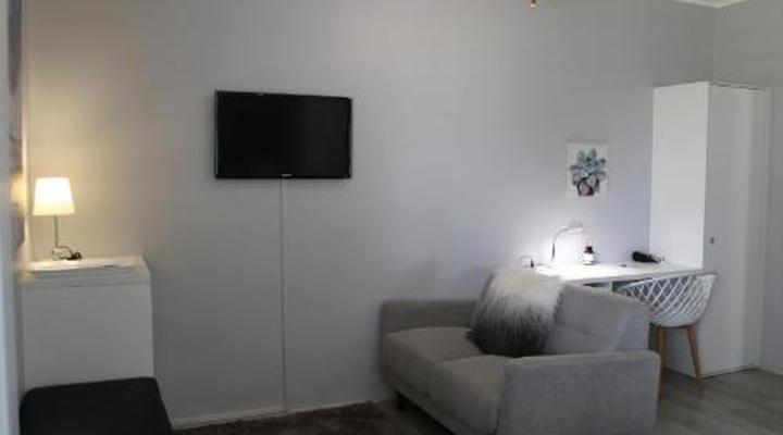 Dolphin Inn Guest House