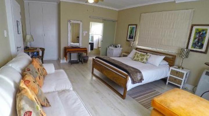 Dolphin Inn Guest House