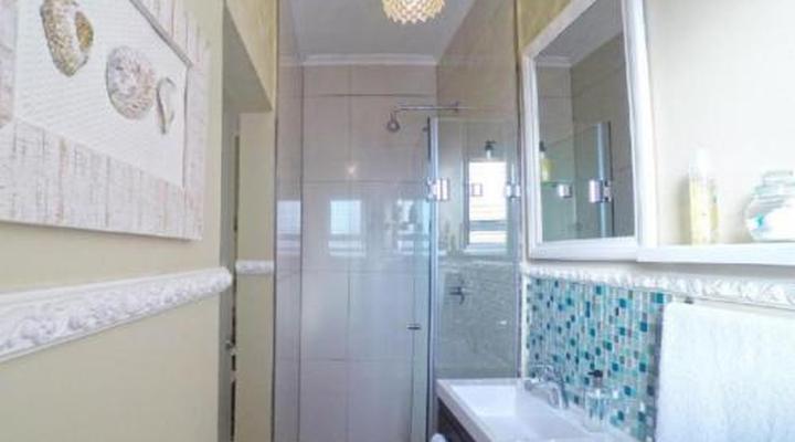 Dolphin Inn Guest House