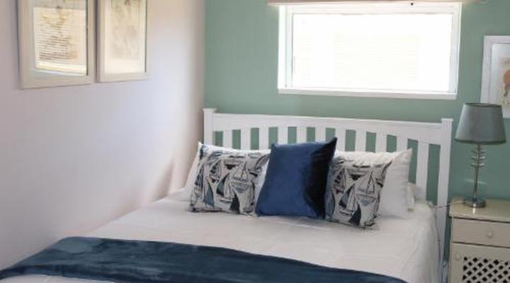 Dolphin Inn Guest House