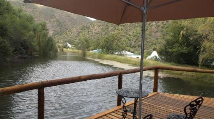 Old Mill Country Lodge, Working Ostrich Farm & Restaurant