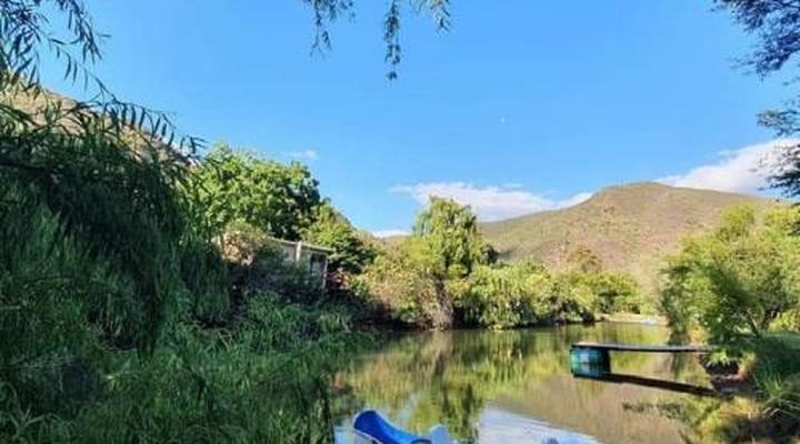 Old Mill Country Lodge, Working Ostrich Farm & Restaurant