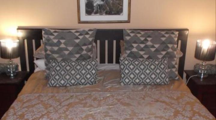 Old Mill Country Lodge, Working Ostrich Farm & Restaurant