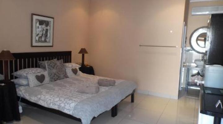 Old Mill Country Lodge, Working Ostrich Farm & Restaurant