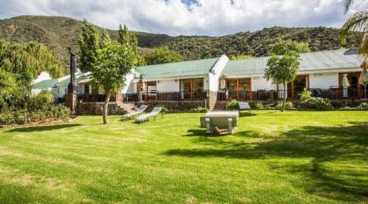 Old Mill Country Lodge, Working Ostrich Farm & Restaurant