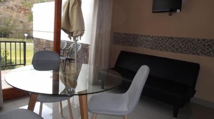 Old Mill Country Lodge, Working Ostrich Farm & Restaurant