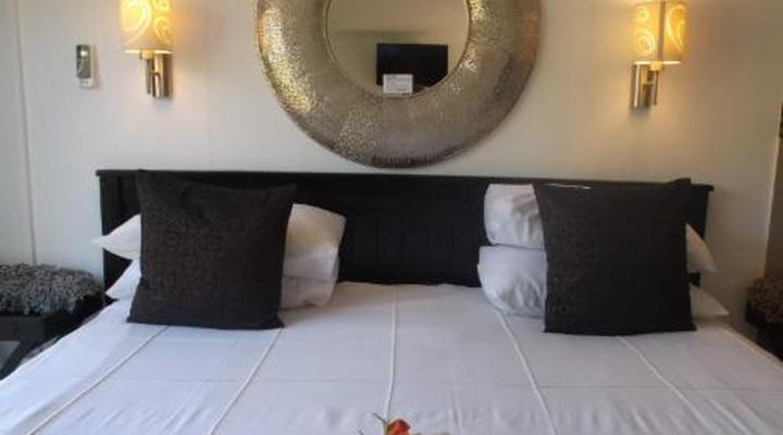 Old Mill Country Lodge, Working Ostrich Farm & Restaurant