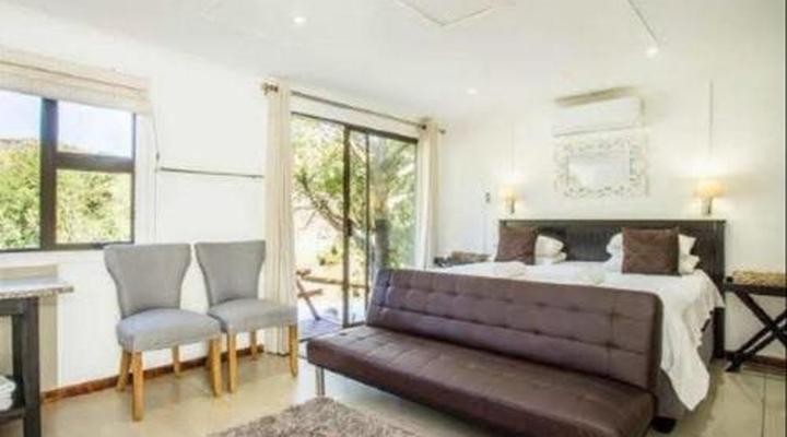 Old Mill Country Lodge, Working Ostrich Farm & Restaurant