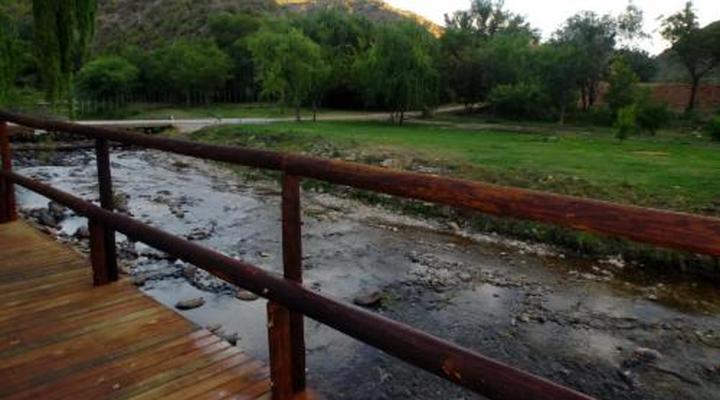 Old Mill Country Lodge, Working Ostrich Farm & Restaurant