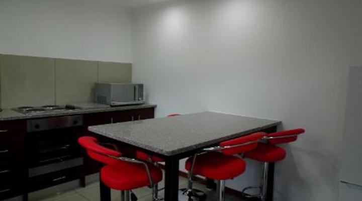 Old Mill Country Lodge, Working Ostrich Farm & Restaurant